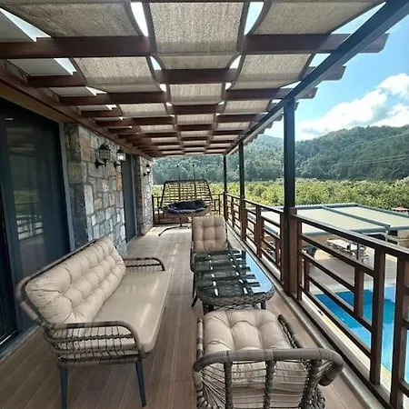 Villa Goele, Plaja, Merkeze Yakin *
