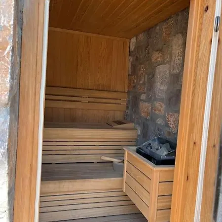 Villa Goele, Plaja, Merkeze Yakin