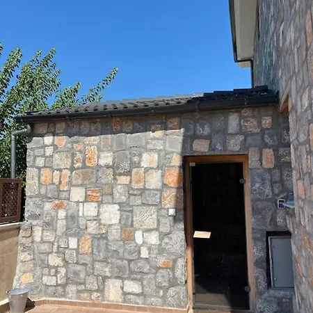Villa Goele, Plaja, Merkeze Yakin